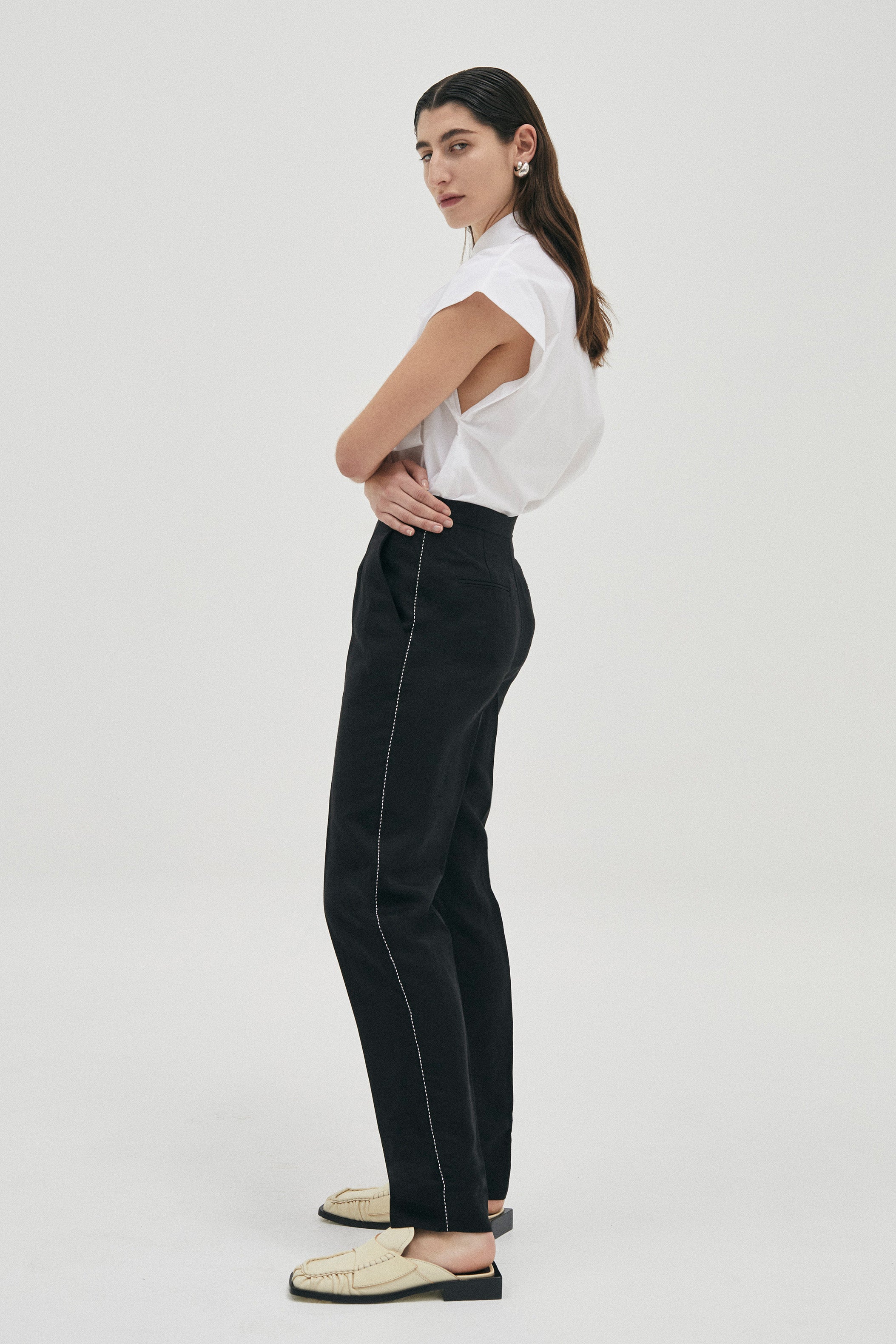 Amara classic cigarette style trouser pant in Linen | Cotton by Australian Designer PALMA MARTÎN.   Featuring heavy decorative stitch at side seams in white contrast.