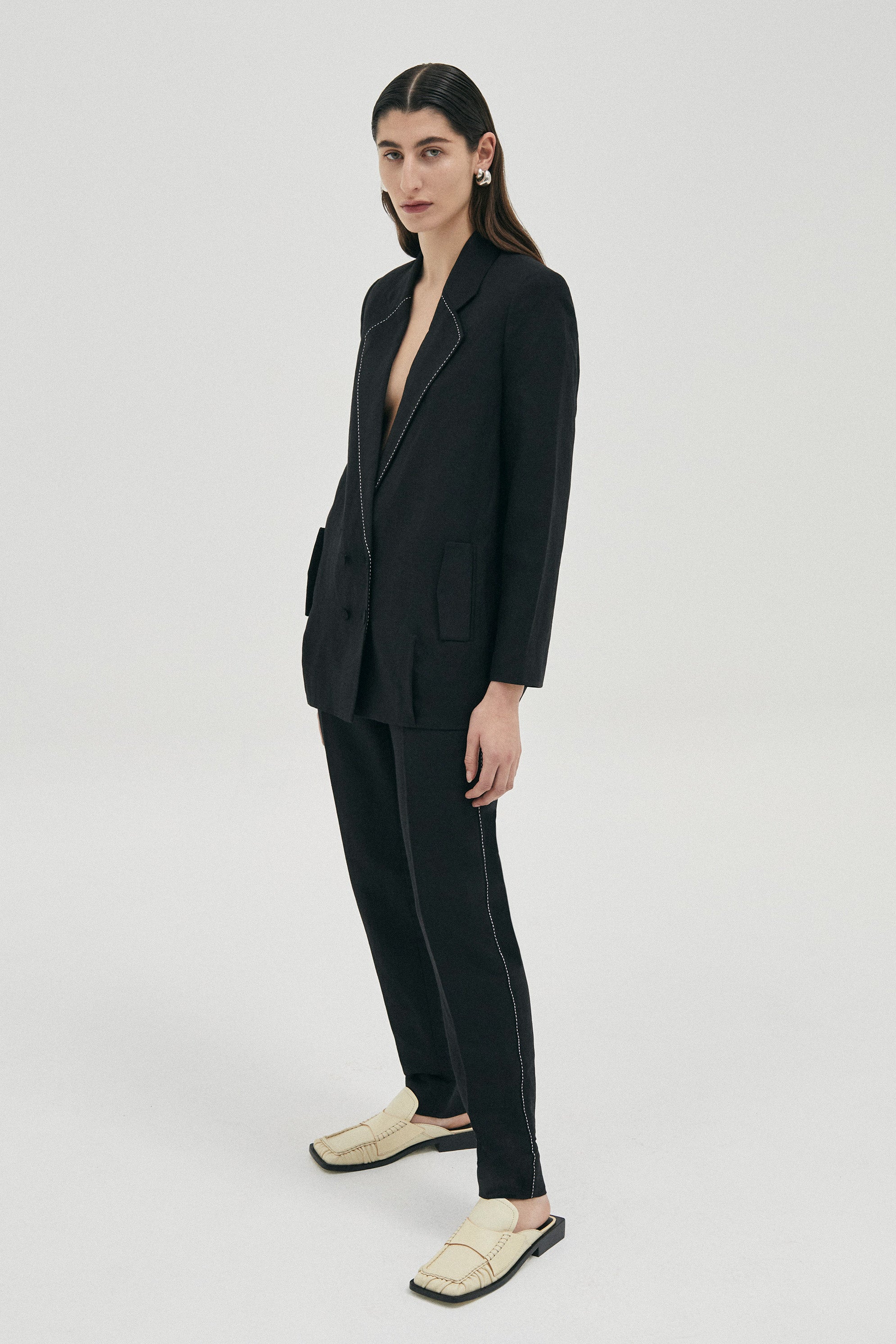 Amara double breasted blazer in Linen | Cotton from Australian designer PALMA MARTÎN.  Features a heavy decorative stitch on collar lapels in white contrast.  